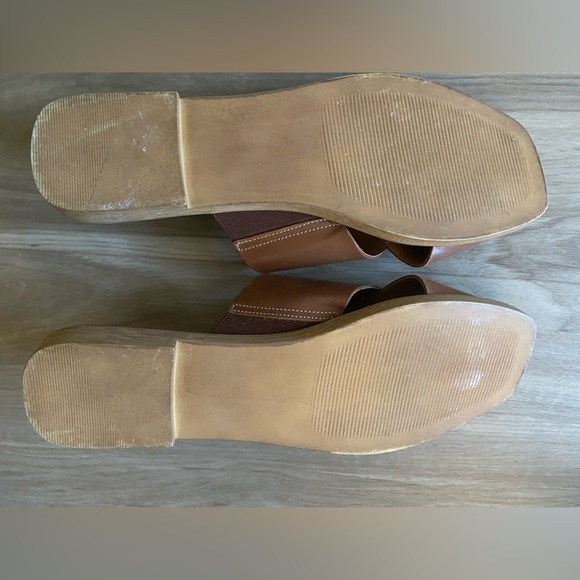 Coach and Four Tan Sandals - Picture 3 of 4